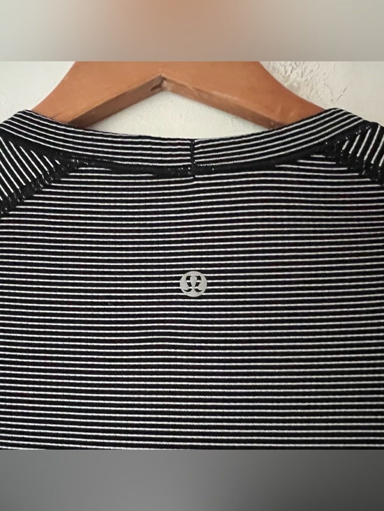 Lululemon Swiftly Tech Striped Long Sleeve Crew White / Black Size 4 - Picture 5 of 10